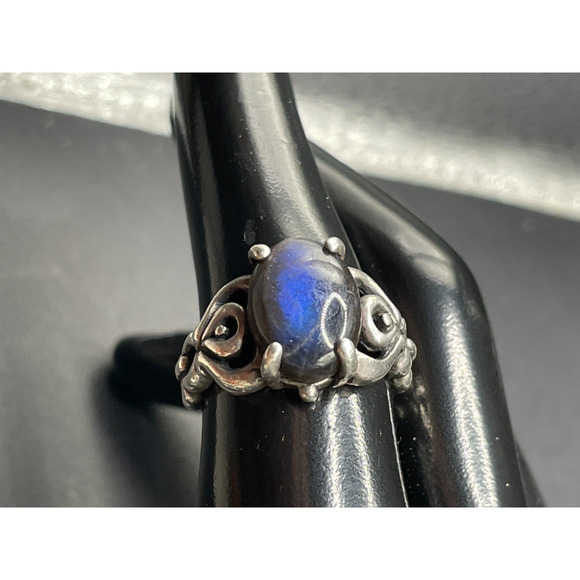 Vintage Moonstone Gemstone Silver Tone Ornate Cocktail Ring Sz 5.5 6.74g - Picture 4 of 11